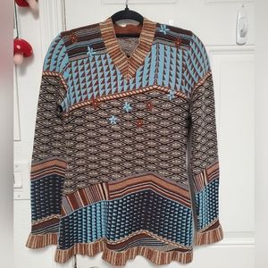 Mid Weight Knit V-neck Pullover